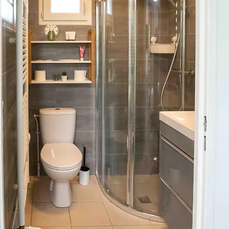 Apartament Lilya House Saint-Pierre-du-Perray